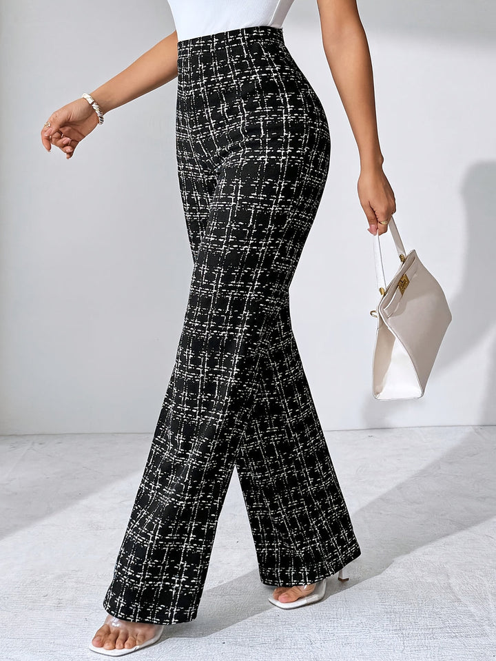 Stylish women's plaid flared knit pants, high-waisted comfort, casual chic.