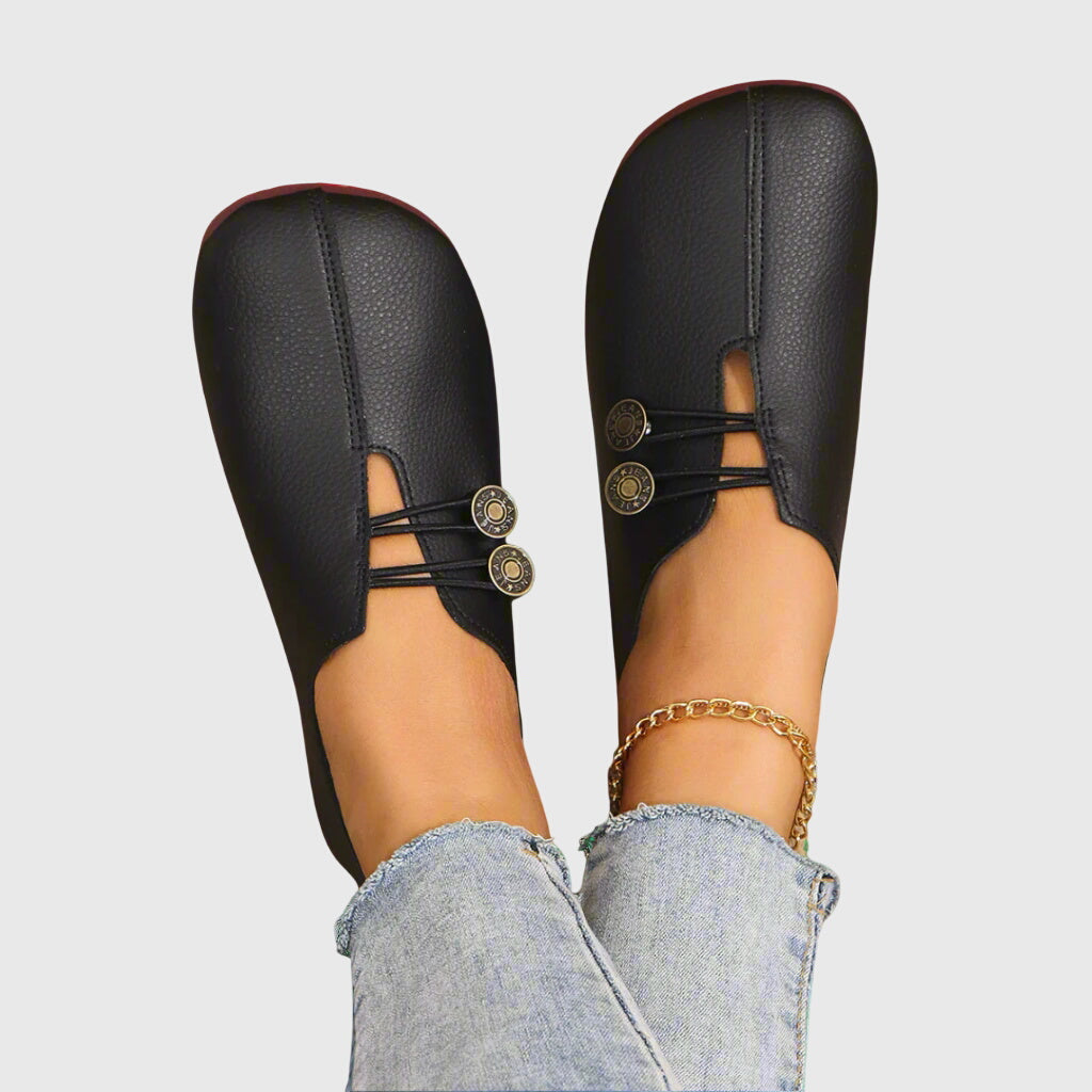 Everyday women's slip-on flats. Comfortable, flexible summer sandals with a stylish round toe design.