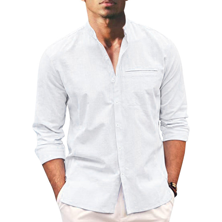 Lightweight men's oversized summer button-down shirt, relaxed fit, essential comfortable wear for warm days.