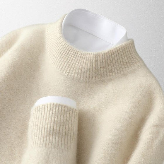 Unisex classic cashmere crew neck pullover sweater in a soft, luxurious knit, perfect for winter comfort.
