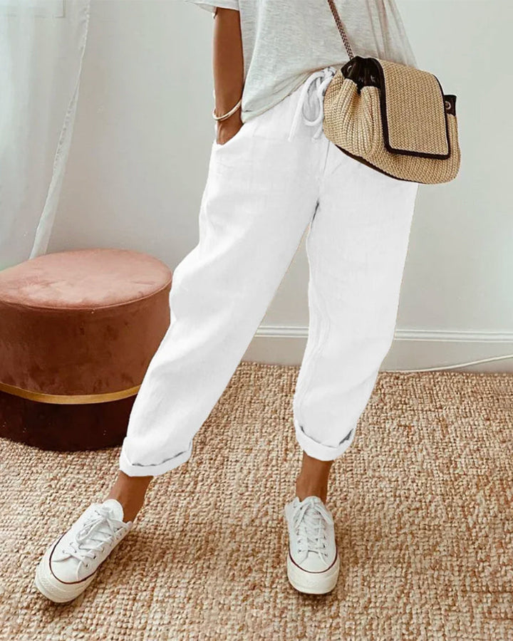 Stylish women's comfort pants, ideal for work wear or elegant office fashion.