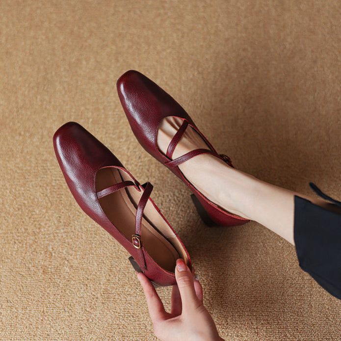 Formal women's shoes: genuine leather pumps with a tapered heel, elegant brown shade