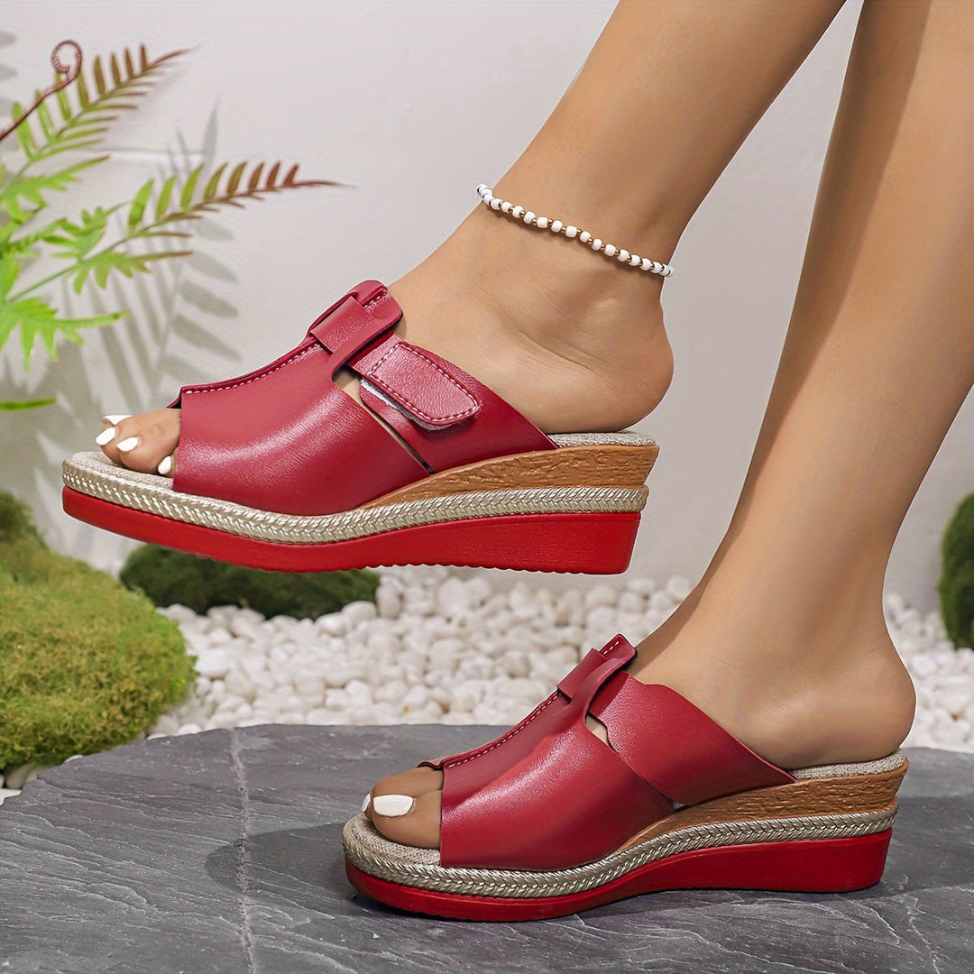Colorful casual flat sandals for women, designed for comfort and trendy summer style.