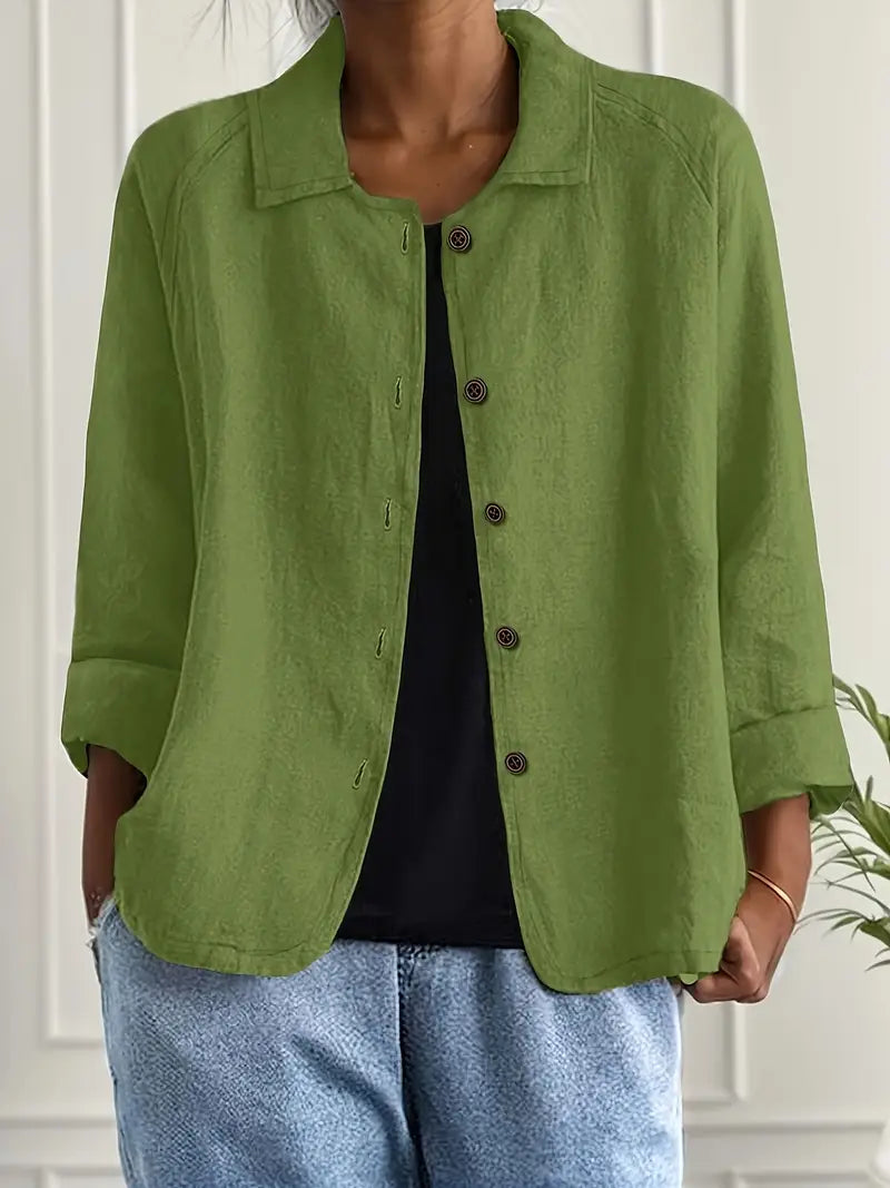 Comfortable women's spring top, button-front, relaxed fit, suitable for everyday fashion.