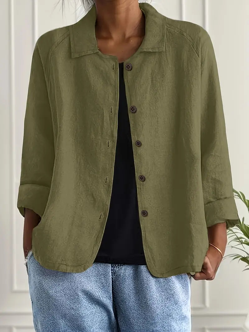 Chic women's top, button-front, three-quarter sleeves, a must-have for summer outfits.