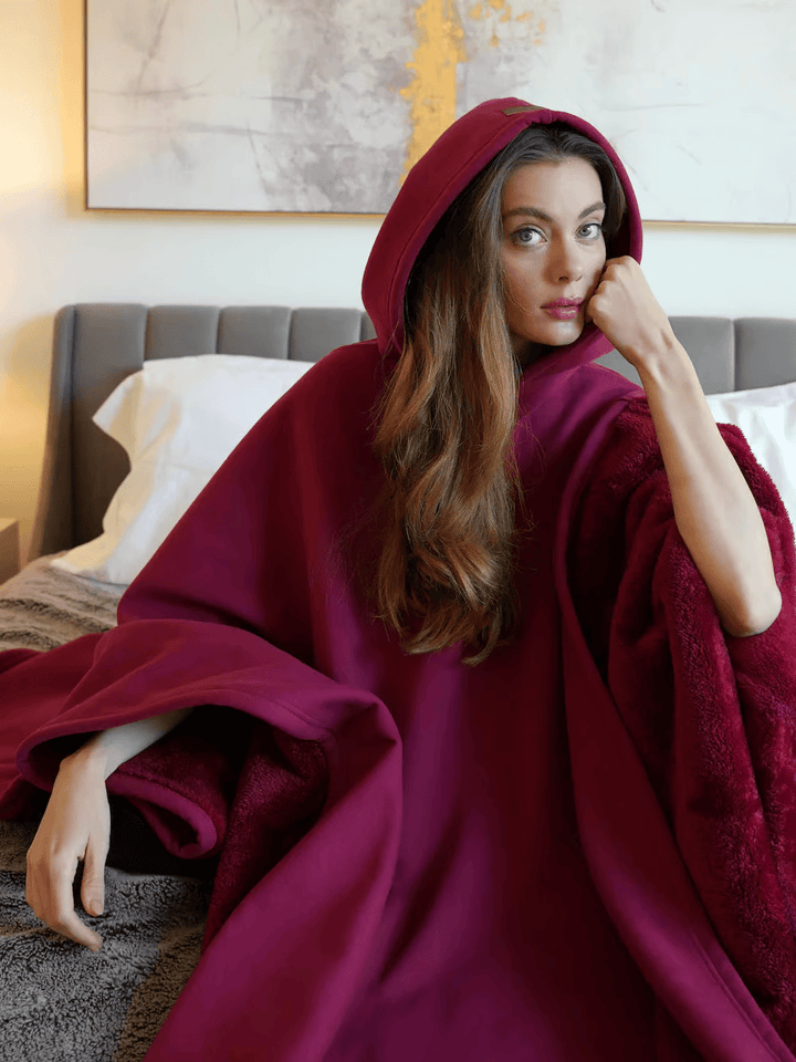 Stylish women's oversized hoodie, soft fabric for ultimate comfort.