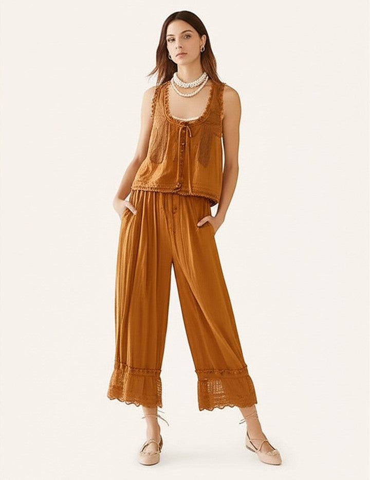 Brown women's cotton lace-trim two-piece set, ideal for a comfortable and stylish summer. 