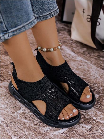 Lightweight women's platform sandals with open toe, slip-on design for comfortable summer walking.