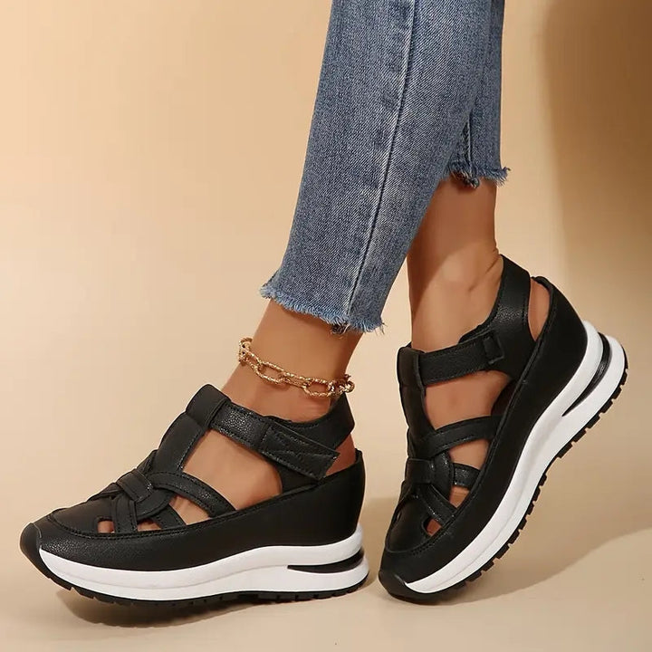 Sporty women's platform sandals, great for walking. Cushioned comfort & secure adjustable straps.